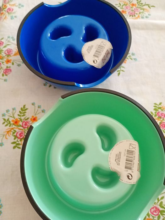 2 miski na karmę