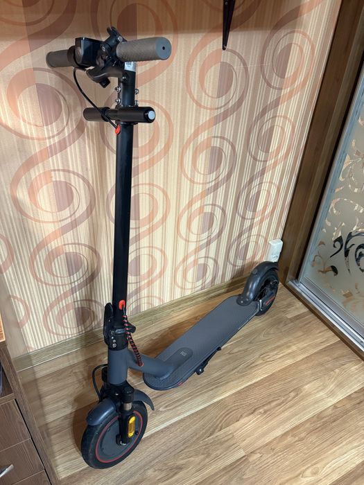 Електросамокат Xiomi Mi Scooter M365 Pro 4 500W 12,4Ah 2024 стан ідеал