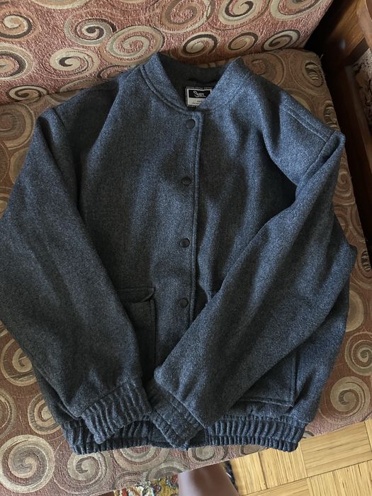 Продаю жіночий бомбер