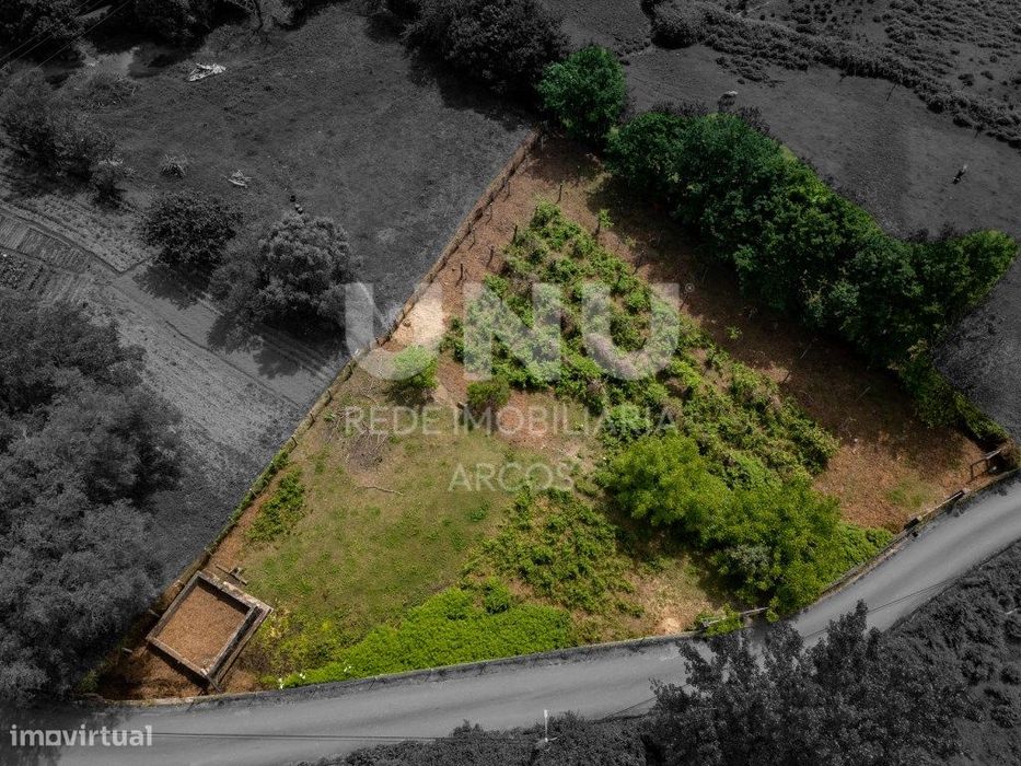 Terreno construtível — Arcos De Valdevez (São Paio) E Giela, Viana do Castelo