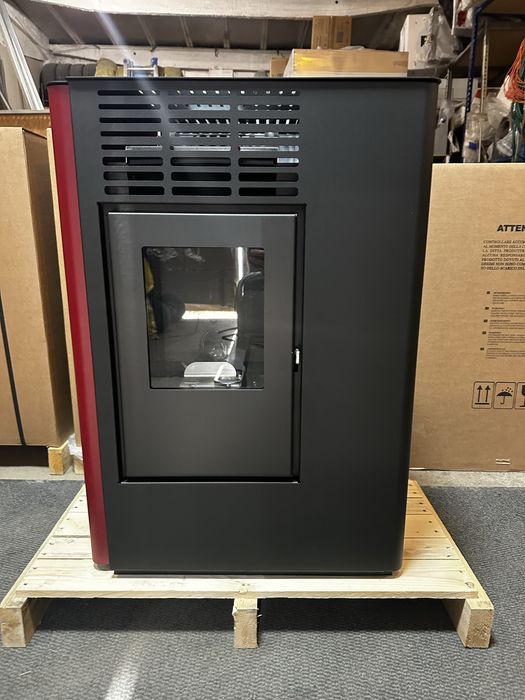 Piecyk na pellet Nella 9 kW z dystrybucją DGP + pilot