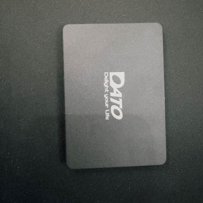 SSD dato 480 майже новий