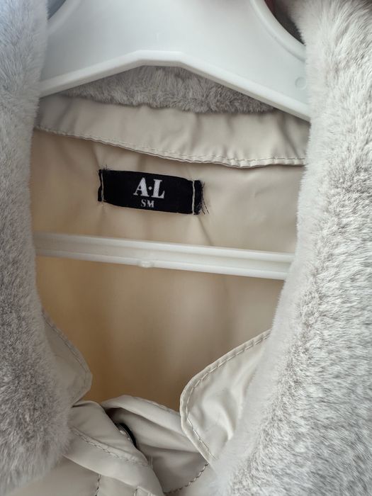 Жіноча стьобана куртка