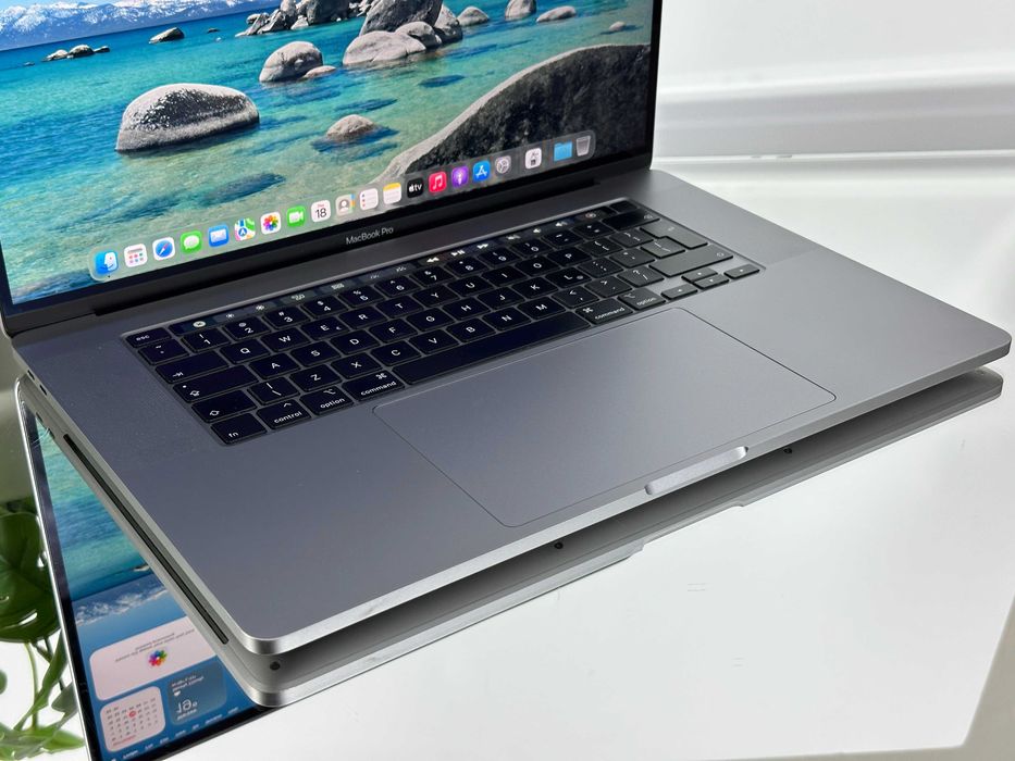 Nieziemska Moc Apple MacBook Pro 16" A2141 16GB RAM 512 Karta Graf 4GB