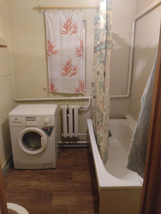 Здам окреммй будинок на Крошні, на короткий термін