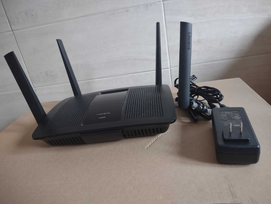 Linksys EA8500 (802.11a/b/g/n/ac 2600Mb/s) USB, 2.4 / 5 GHz   Wi-Fi 5