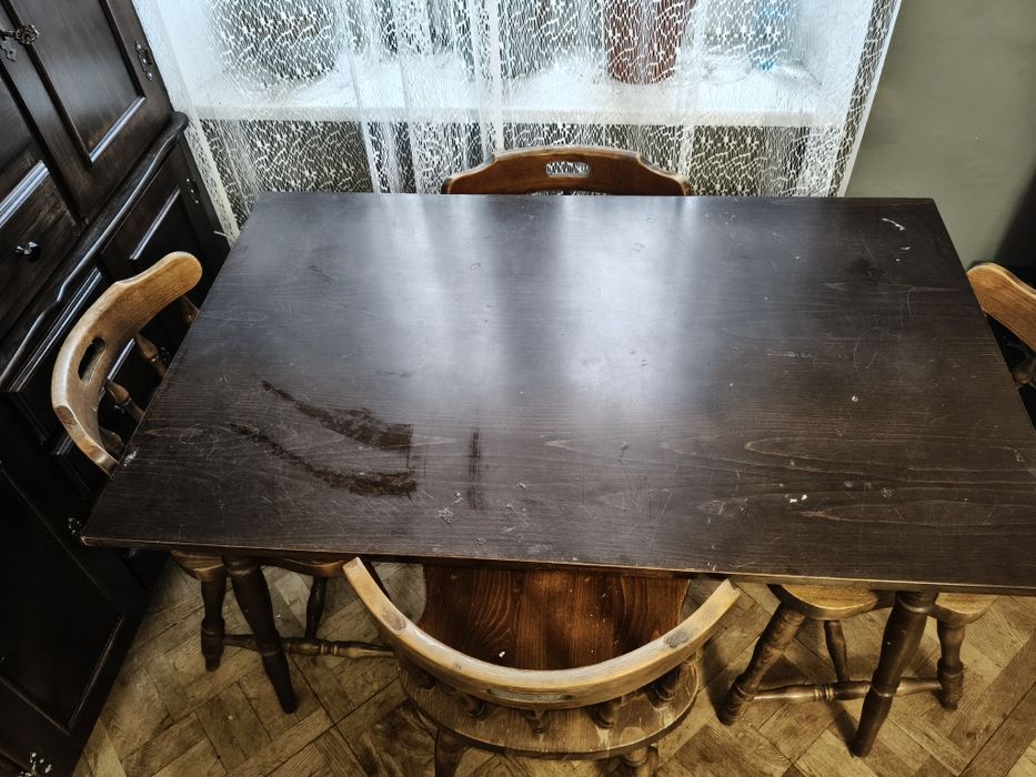 PRL  Bonanza stół cztery krzesła  razem lub osobno do renowacji