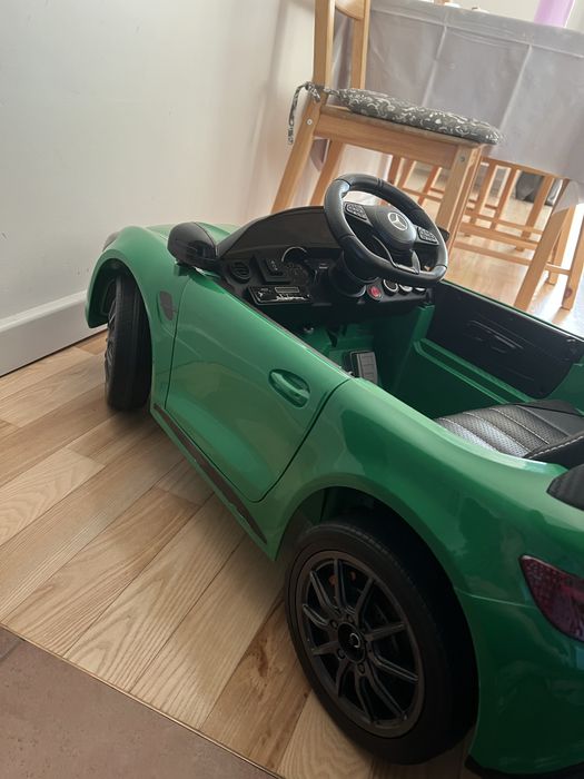 Mercedes Dziecięcy pojazd na akumulator