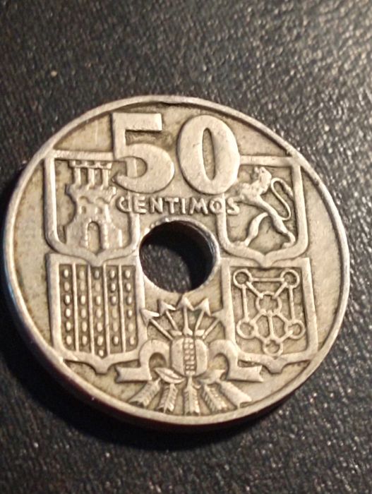 3 moedas Espanha: 1 peseta (1996; 1980) e 50 centimos (1949) -Soberbas