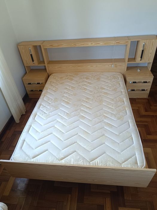 Cama casal e colchão
