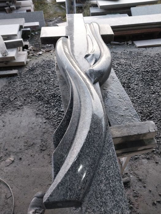 Надаю послуги шліфування каменю, є виїзд до замовника.