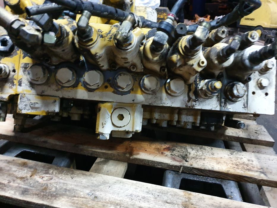 koparka komatsu pc 290 - 7 obrotu silnik reduktora z 2003r