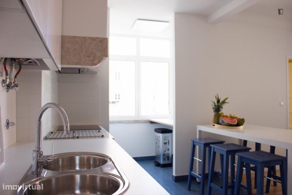 Quarto - localizado em Roma-Areeiro Lisbon