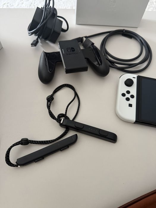 Nintendo Switch OLED branca