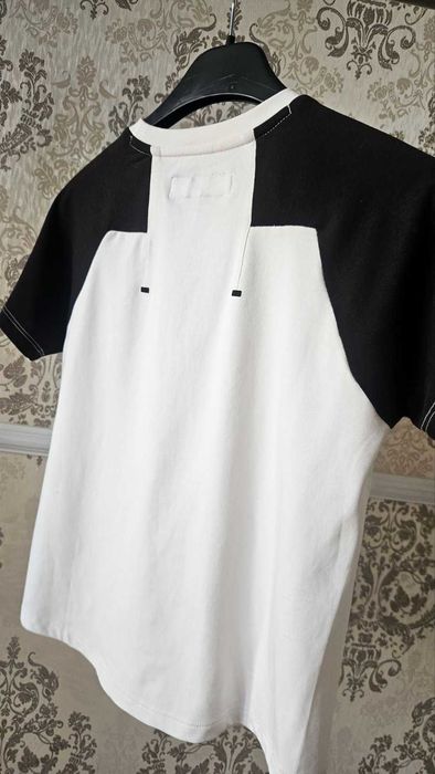 Zara футболка на хлопчика р. 130 см