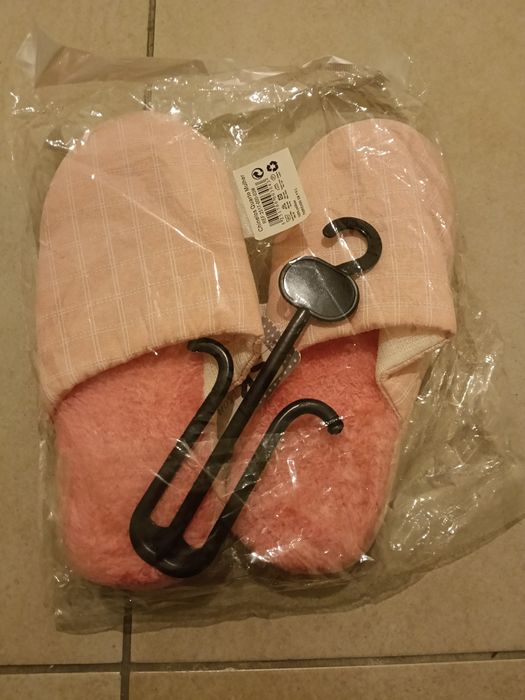 Chinelos novos embalados