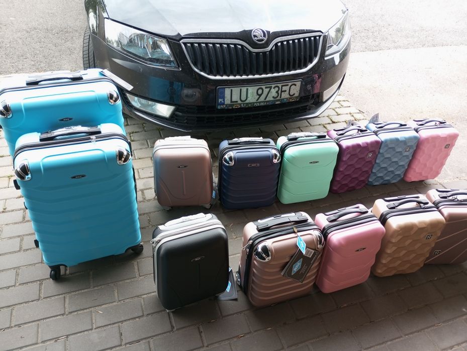 Walizki małe lionerki i wizzarki bezpłatne z Abs