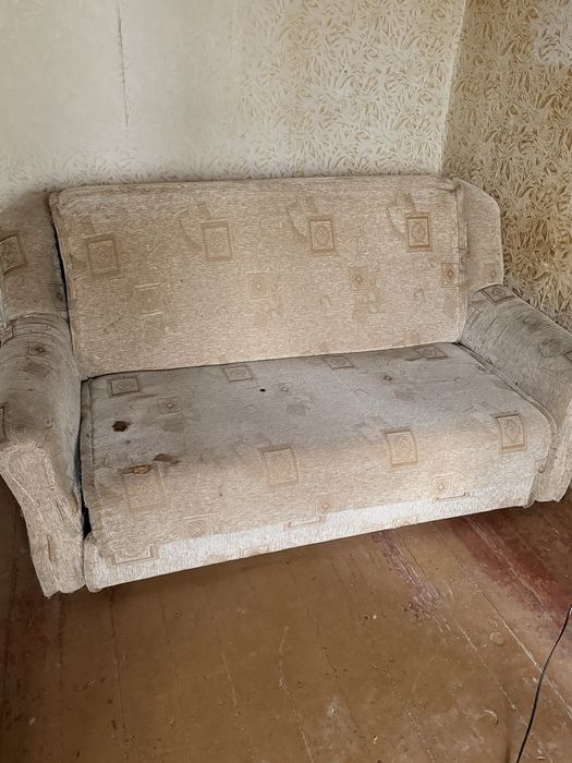 Безкоштовно віддам меблі