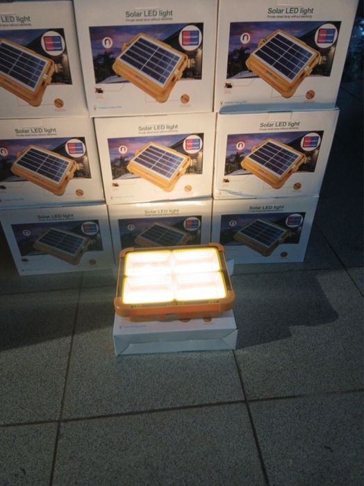 solar led light — вуличний ліхтар на сонячній батареї