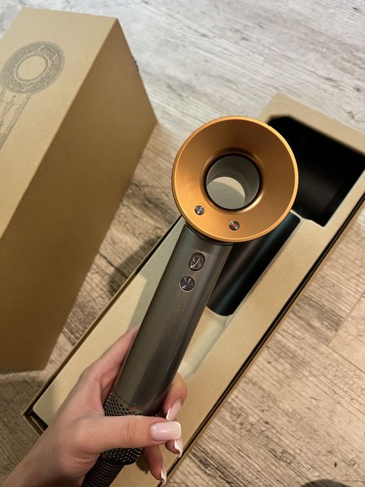 Продам фен dyson