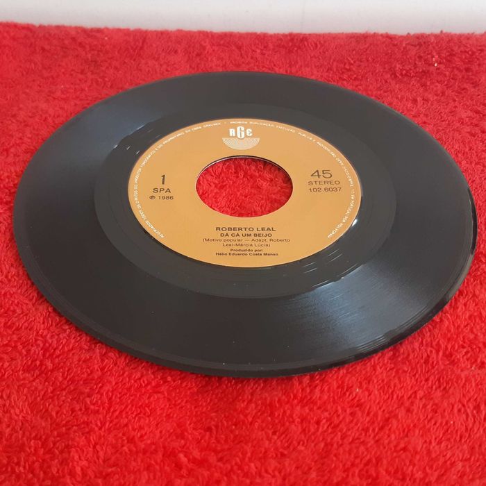 Disco Vinil Single Roberto Leal - Dá Cá um Beijo / Chora Carolina