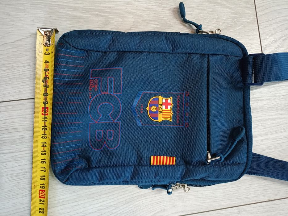 Sprzedam saszetkę na ramię dla fana FC  Barcelona
