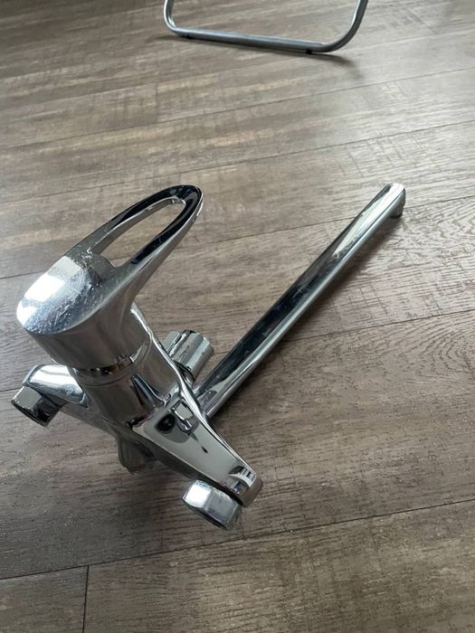 Смесітель  для ванної кімнати б/у