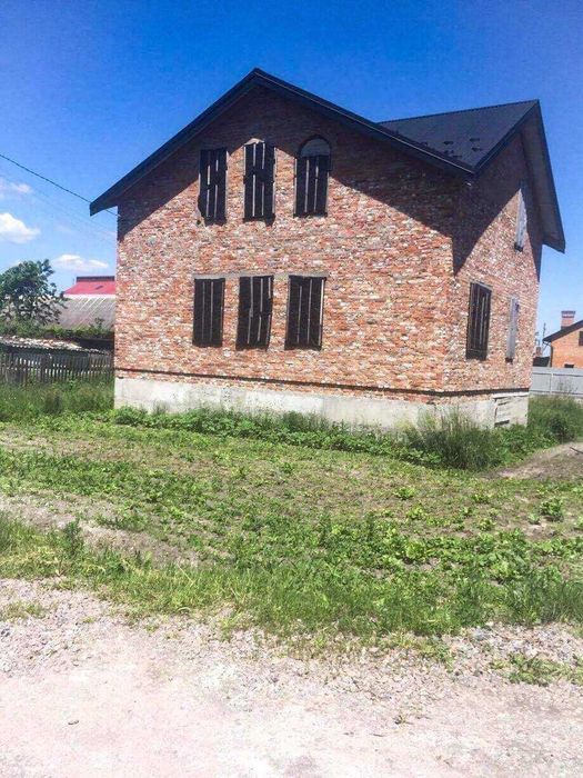 Продаж будинку у Радехові.