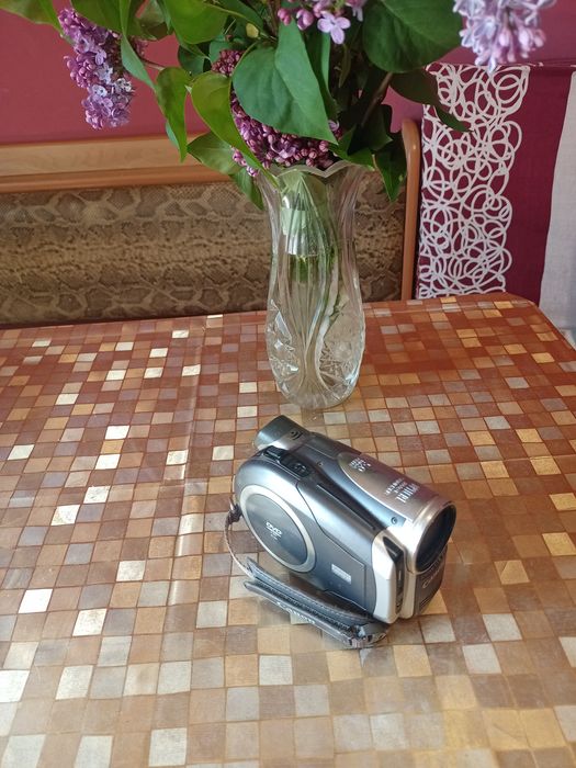 Видеокамера Canon, б/у, ,без зарядки
