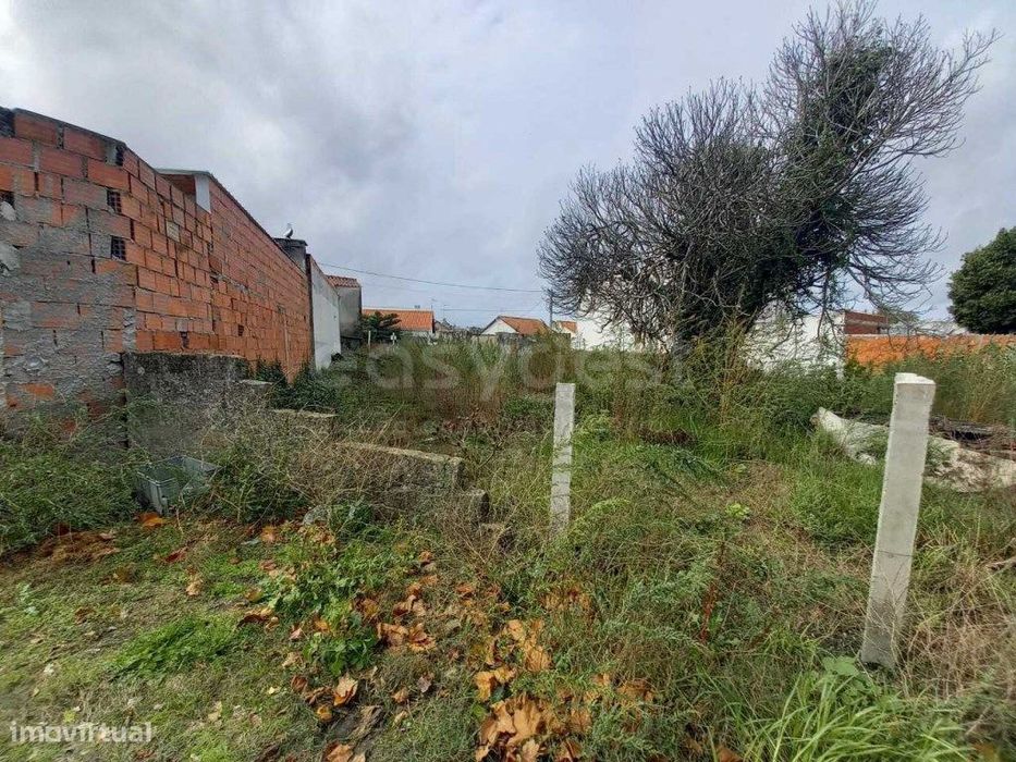 Terreno Misto - Marinha Grande - com Capacidade Construtiva