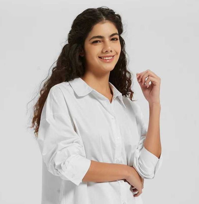 Белая хлопковая удлиненная свободная рубашка