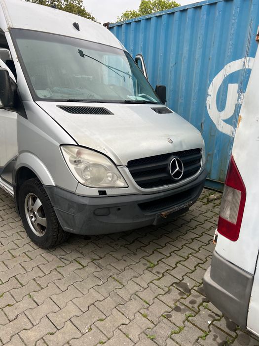 Mercedes 906 przód maska