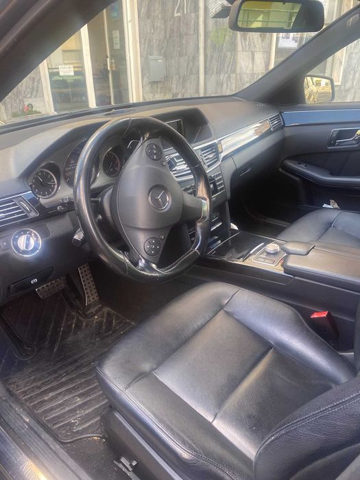 Mercedes E350 de 2010 motor V6 de 3L Turbo 230 cavalos com 290.000 Kms em otimo estado de conservação, estofos em pele