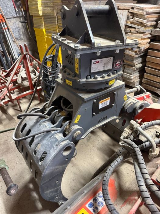 Garra Hidráulica Rotativa KOMAS – Nova (Nunca Usada)