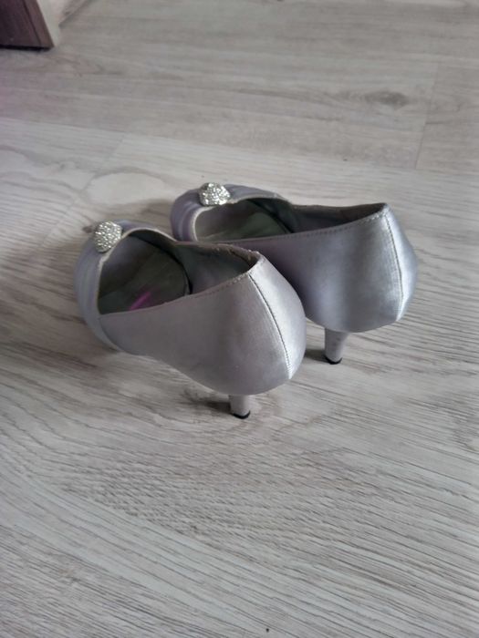 Buty na obcasie srebrne roz. 39