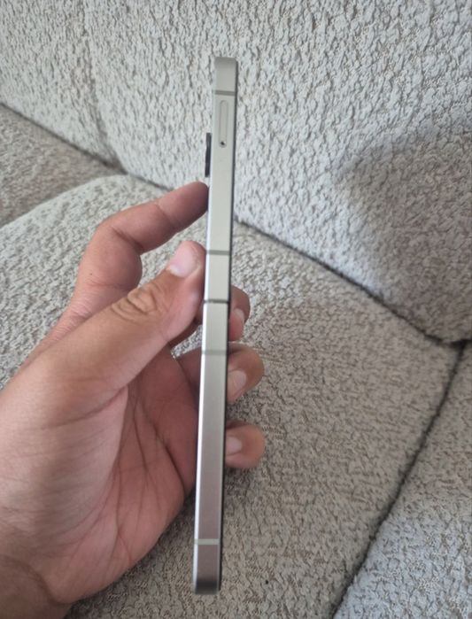Sprzedam telefon samsung galaxy Z FLIP7 FE