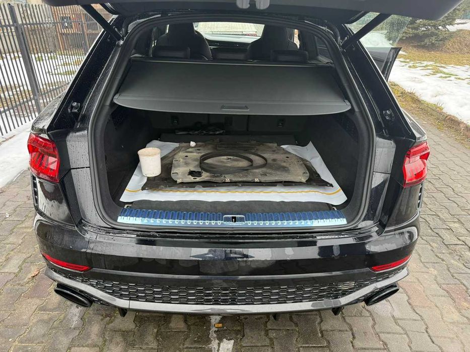 samochód audi rsq8 pakiet carbon bezwypadkowy