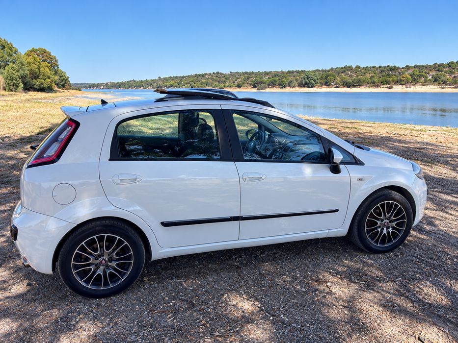 Fiat Grand Punto com teto de abrir 1.2 69cv Gasolina — Setembro de 2011 — photo 2