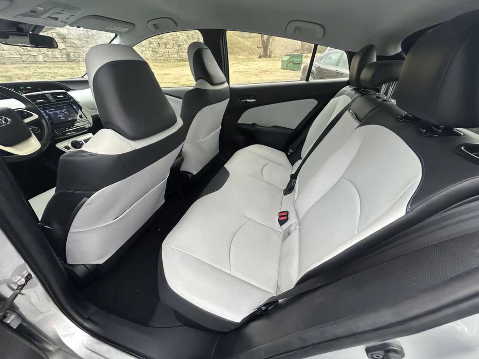 Toyota Prius      2016