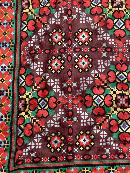 Старовинний килим ручної роботи