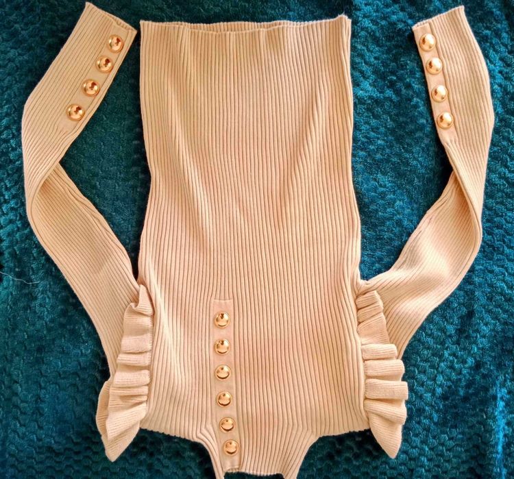 Elegancki nowy sweter ze zlotymi guzikami xs/34