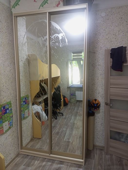 Продам шкаф -купе