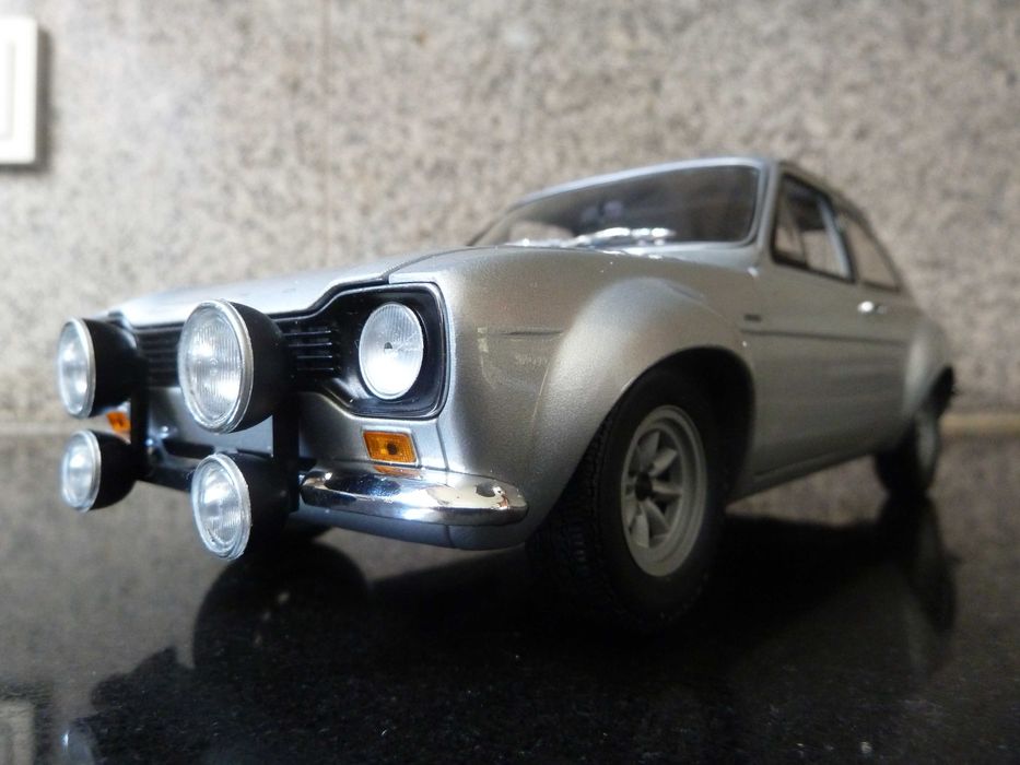 1:18 Minichamps, Ford Escort RS 1600 "AVO", 1970, AutoArt