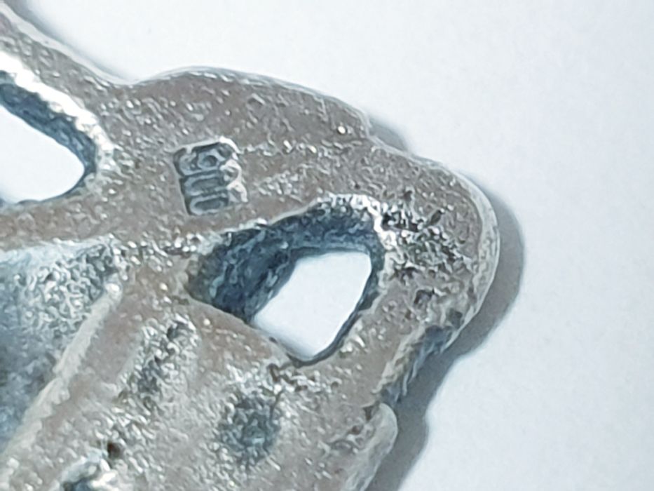 Pregadeira  vintage em prata contrastada