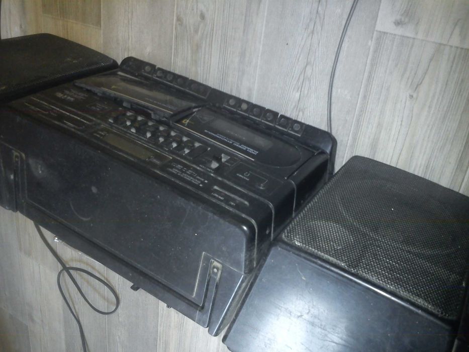 radiomagnetofon Sanyo duzy stan dobry OKAZJA kolumny odpinane