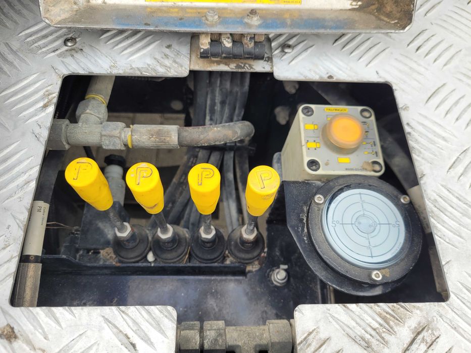 p200axe/koszowy/20m/nissan/zwyżka/podnośnik/multitel/isoli/palfinger