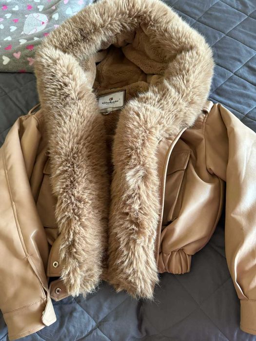 Бомбер  куртка дуже гарна і тепла