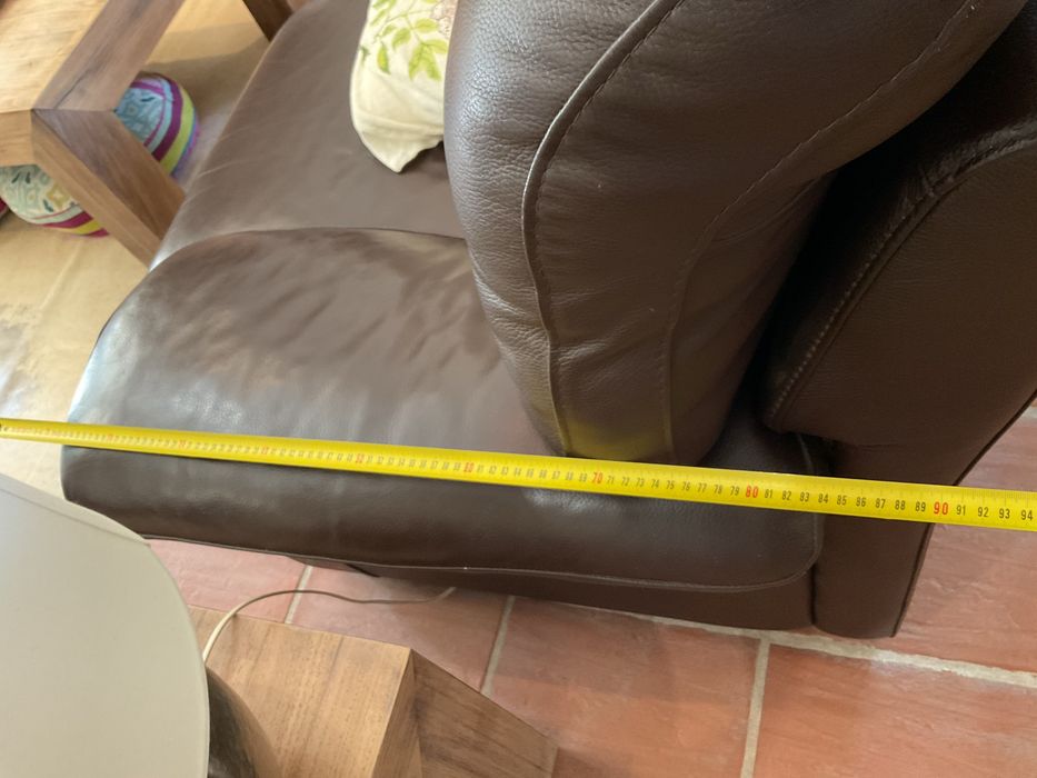 Sofas em pele castanha