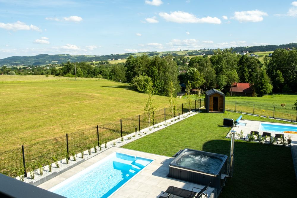 Domek na wynajem z basenem jacuzzi sauna