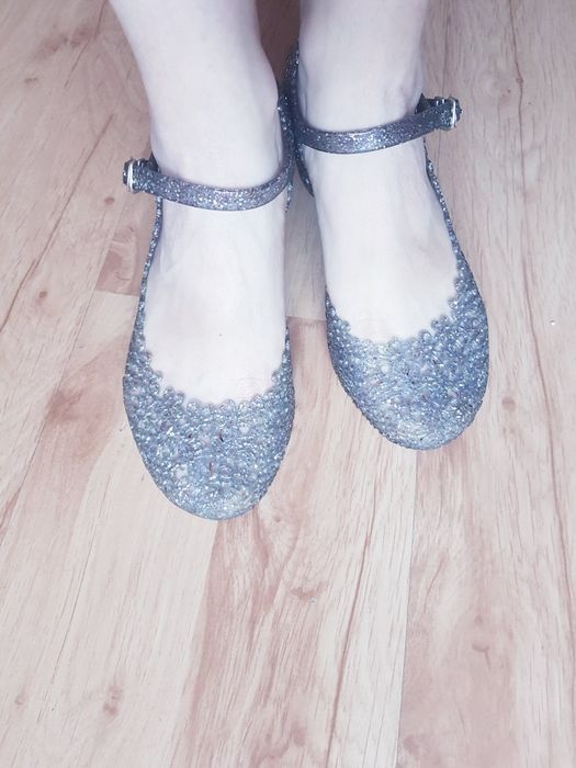 Gumowe sandały na koturnie marki Shushi rozmiar 36/37.